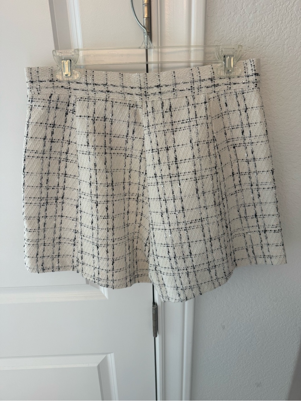 entro Cream and Black Tweed Blazer with Matching Shorts - Picture 3 of 6